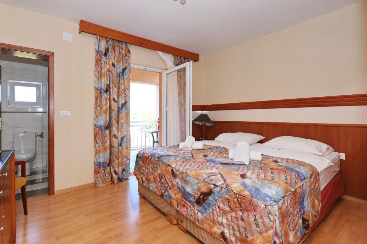 Villa Tade Debeljak Extérieur photo